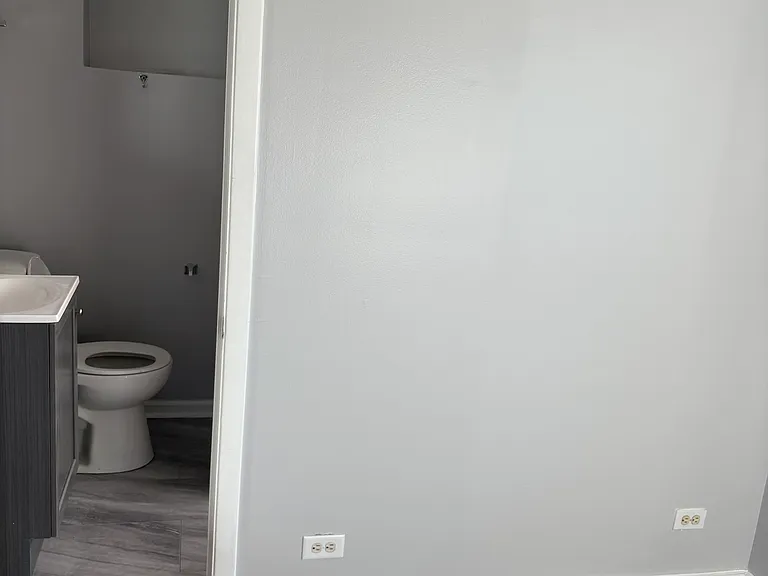 541 N Taft Ave #1N — Photo 5