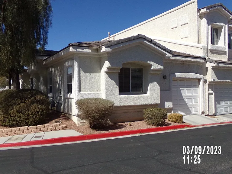 255 Intellectual Ct — Photo 2