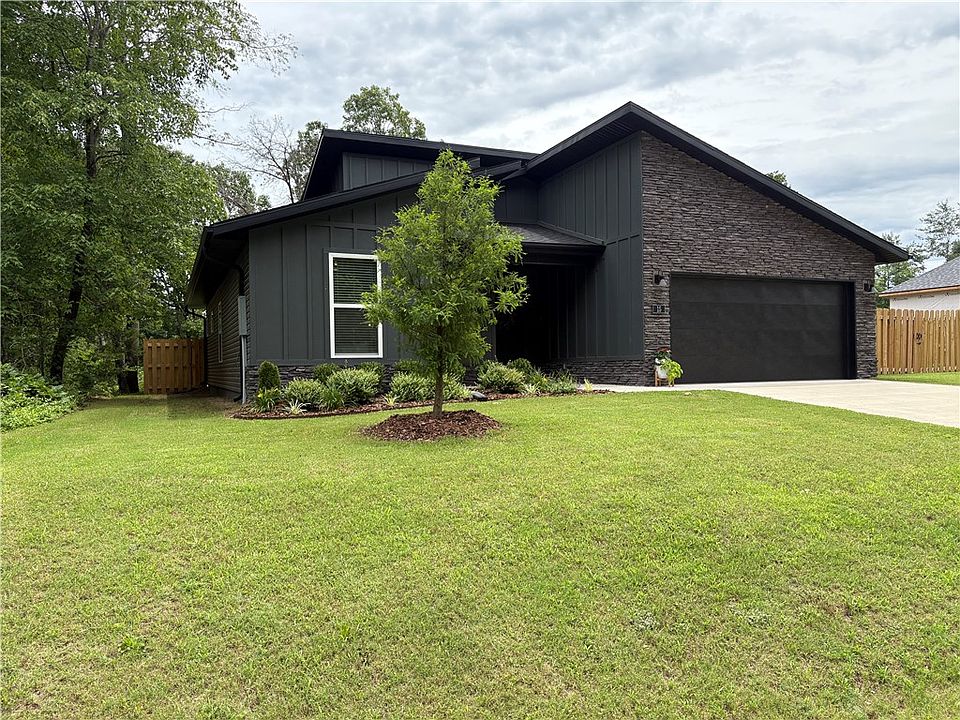 1st image of 15 Exminster Ln