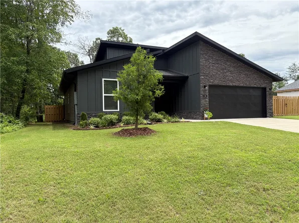 15 Exminster Ln, Bella Vista, AR 72714