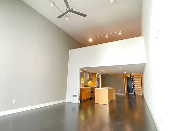 3rd image of 190 King St #4A