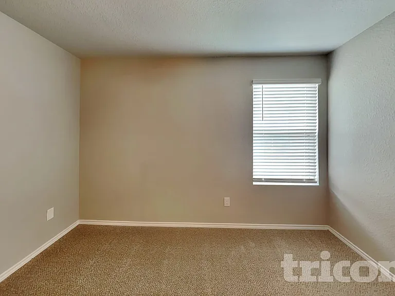 421 Moonvine Way — Photo 14