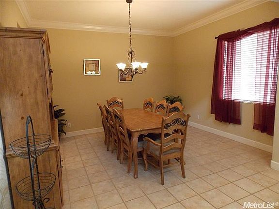 3rd image of 1047 Bevinger Dr