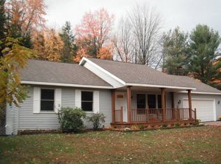 17722 148th Ave, Spring Lake, MI 49456