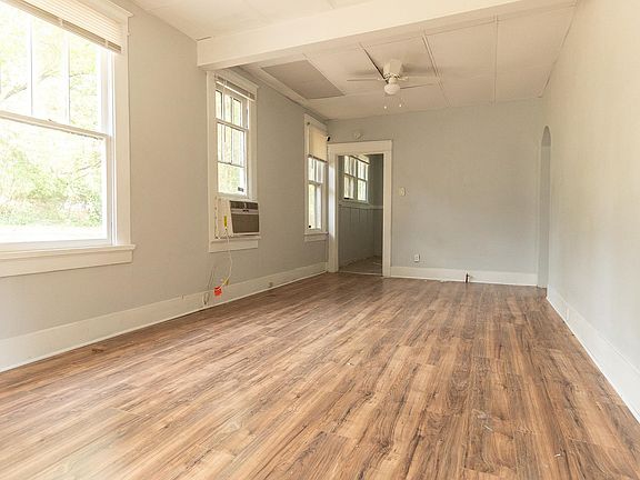 5th image of 2109 S Valentine St