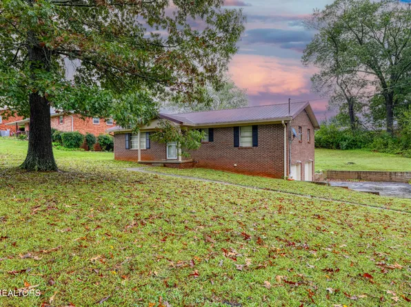 1652 Forest Heights Cir, Lenoir City, TN 37772