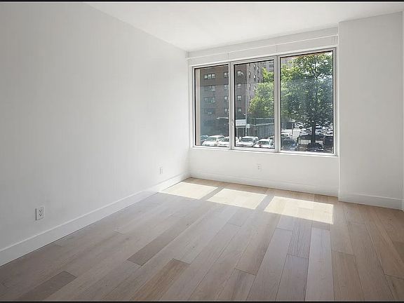 3rd image of 208 Delancey St #2C