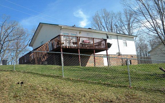 3rd image of 104 Fairview St