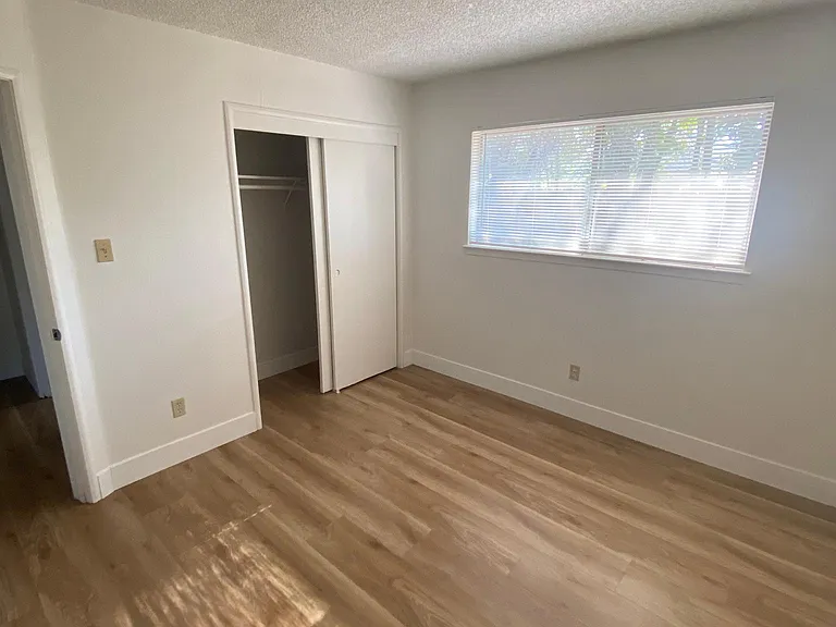1127 Wayland Ave — Photo 6