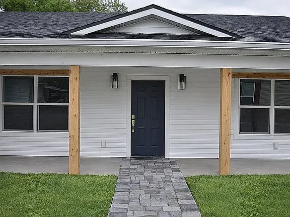 102 Gator Ct — Photo 3