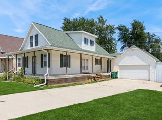 112 Main Ave, Atkins, IA 52206