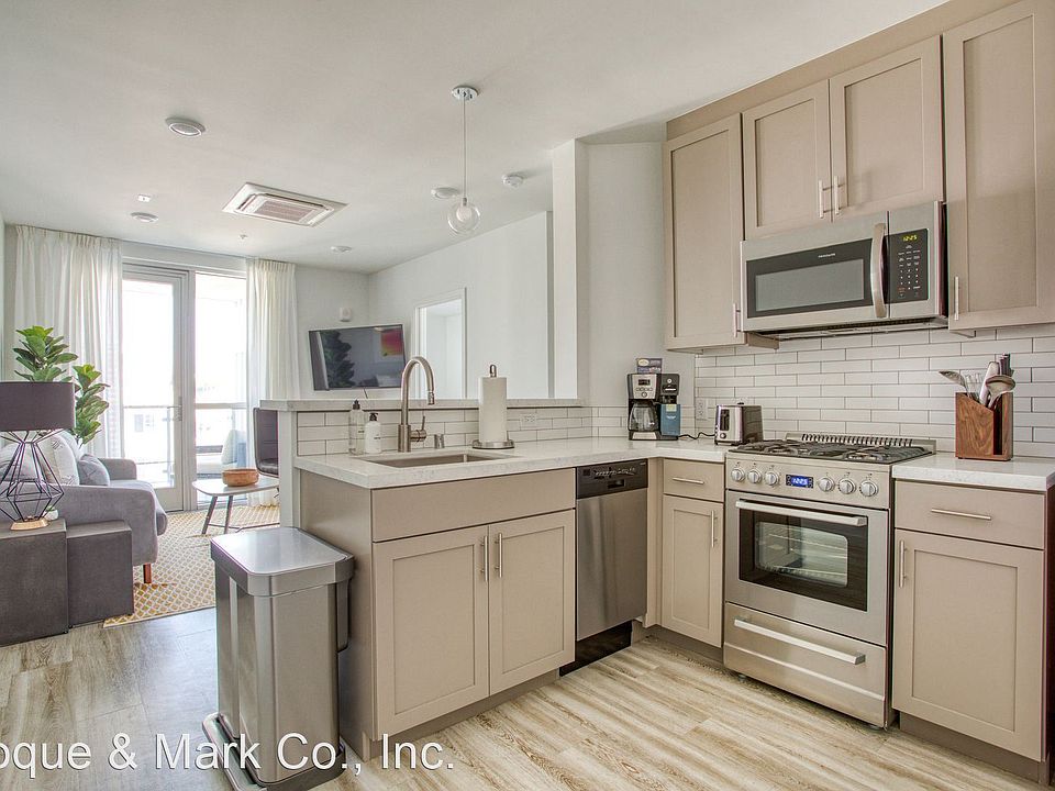 1st image of 3008 Santa Monica Blvd #203