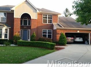 2724 Whitehall Dr, Troy, MI 48085