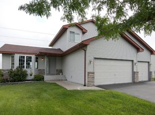 1450 Esterly Oaks Dr, Hanover, MN 55341