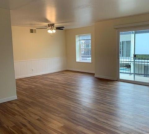 2nd image of 426 Escuela Ave #18