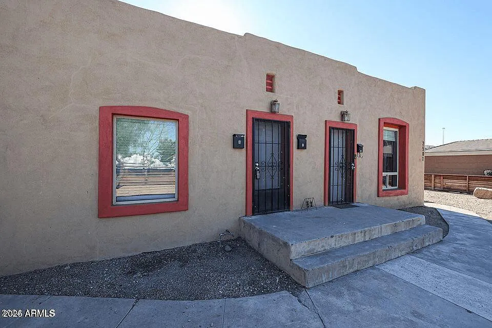 1 bed, 1.5 bath, 1656 sqft, $900 — Photo 2