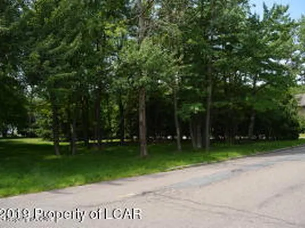 155 Coxe St, Hazleton, PA 18201