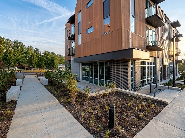 Riverside Village Apartments — Photo 12