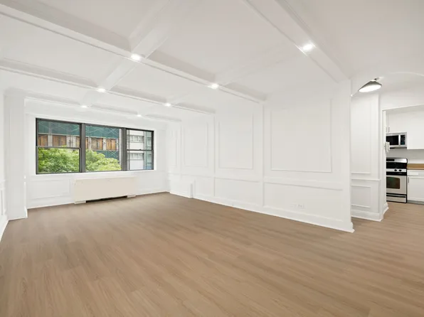 10 West 15th Street 414 image 2 of 15