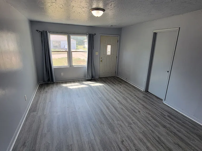1222 N Chautauqua Ave — Photo 6
