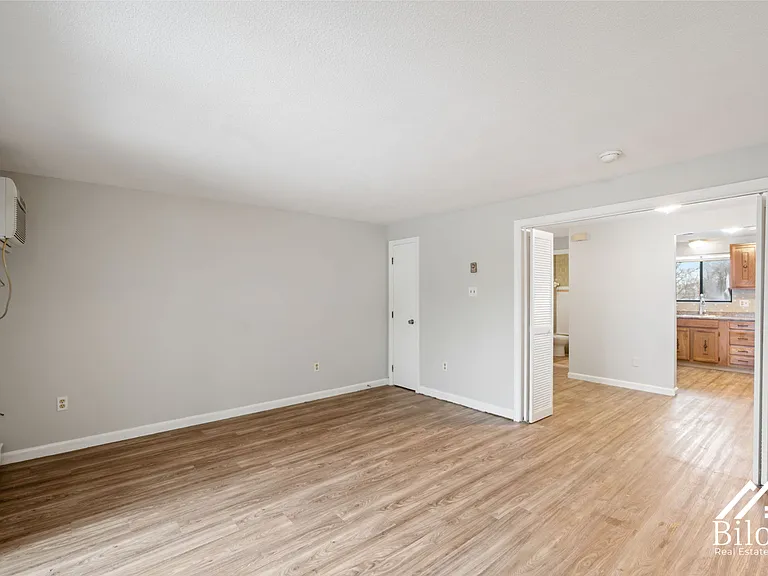 242 Waterman Avenue — Photo 13