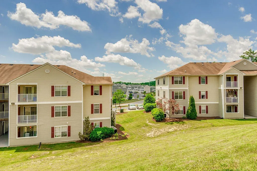 Chestnut Ridge Apartments — Photo 4