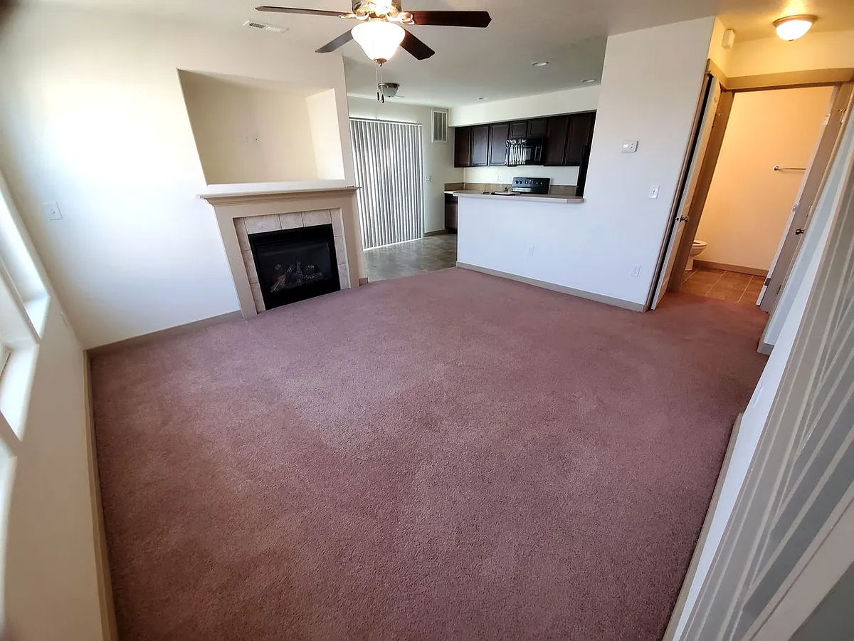Building Photo - 1020ol