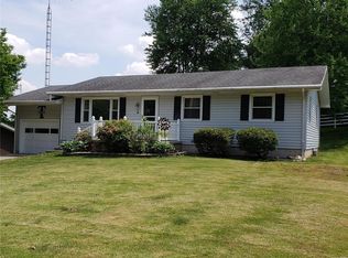 8 Ida St, Hillsboro, IL 62049
