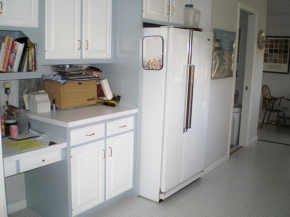 Eat-in-Kitchen