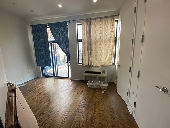 5th image of 230 E 124th St APT 6B