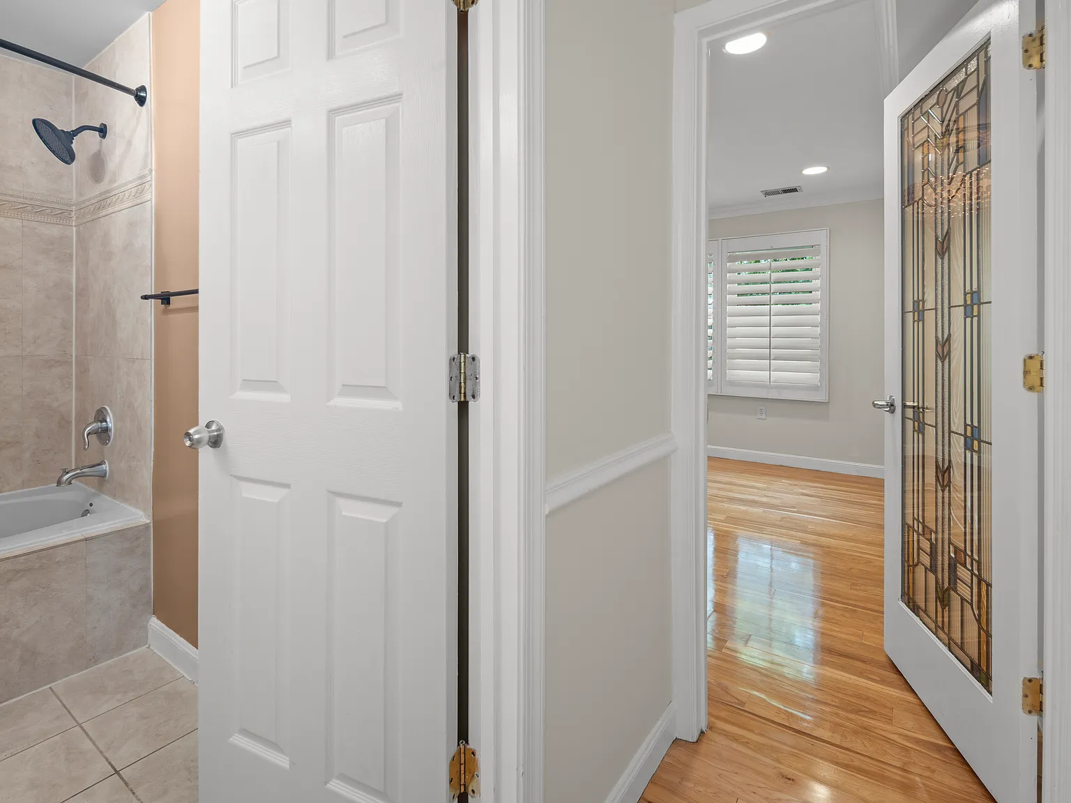 2 bed, 834 sqft, $2,150 — Photo 1
