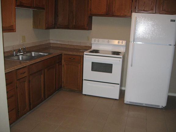 2nd image of 2901 Seneca St APT B