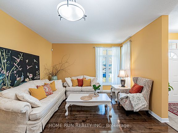 4th image of 5 Thunderbird Cres