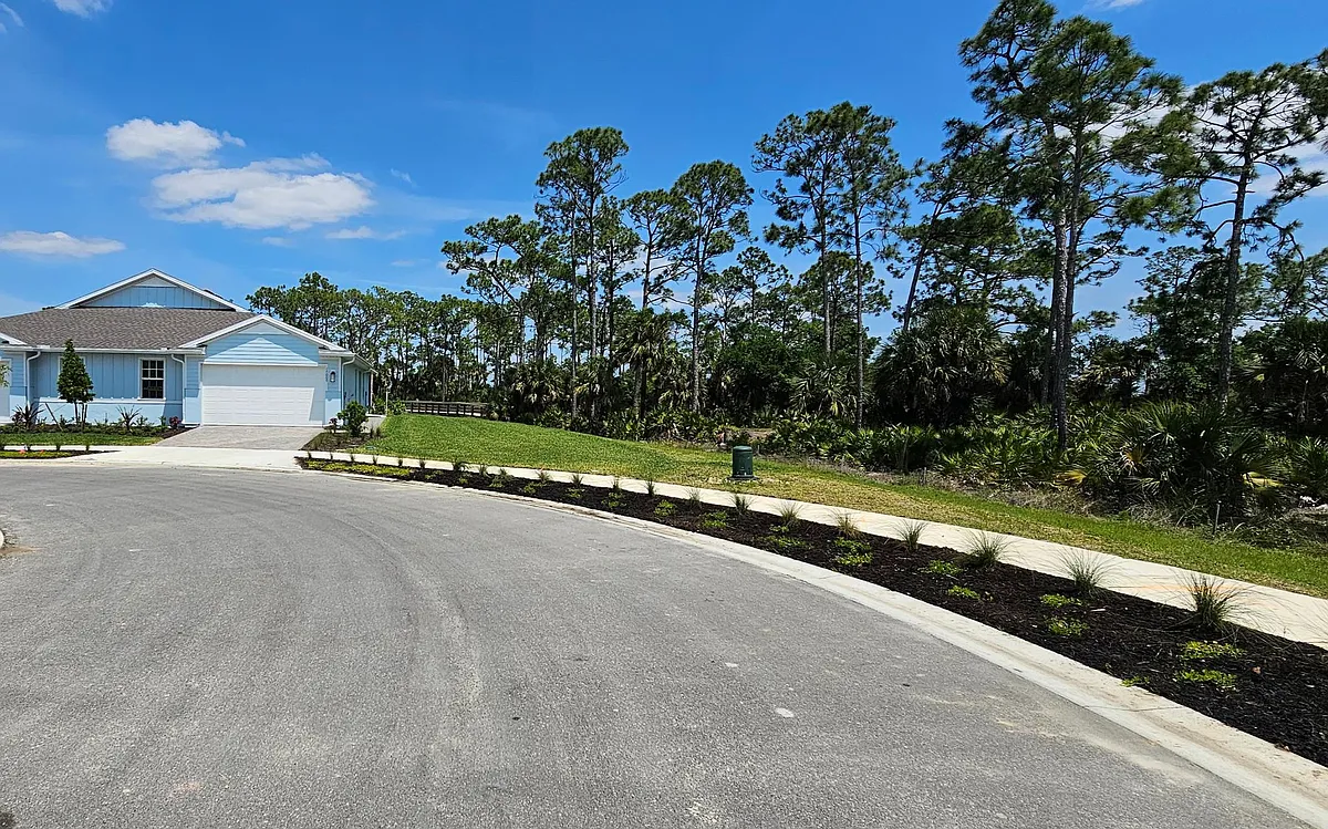 Cul-da-Sac - 17007 Hawk Ct