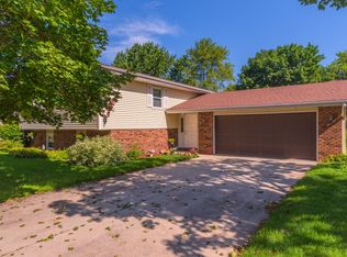 1718 Braden Dr, Normal, IL 61761