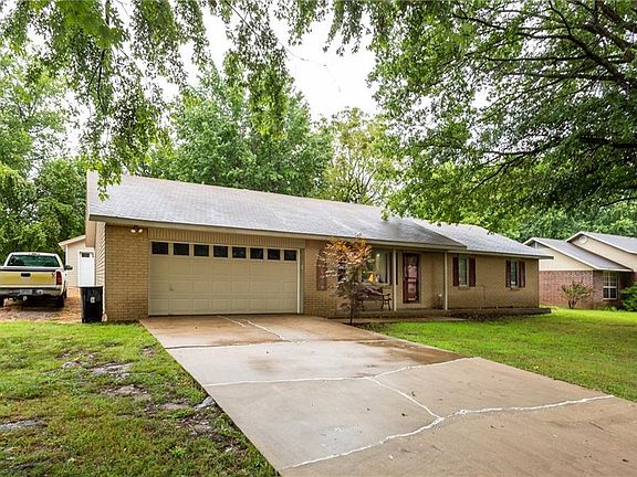 2nd image of 805 Prairie Oaks Dr