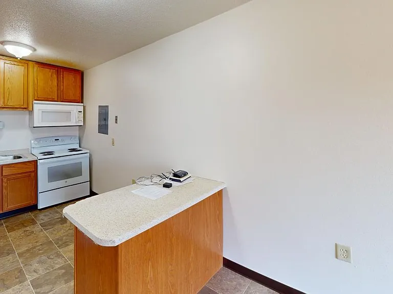 Park Place West Apartments — Photo 31