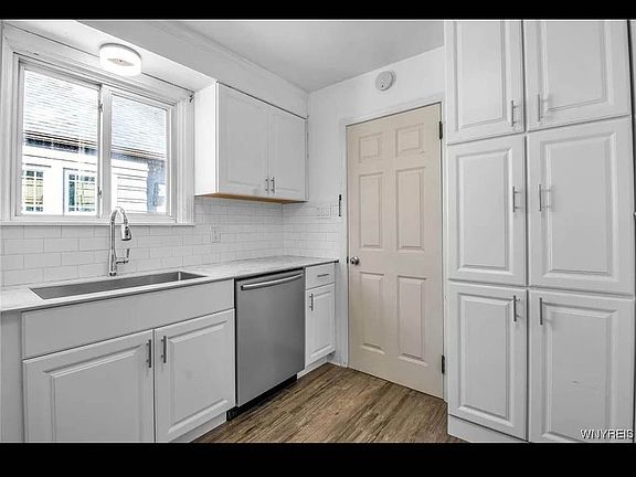 4th image of 67 Delham Avenue # Second Floor