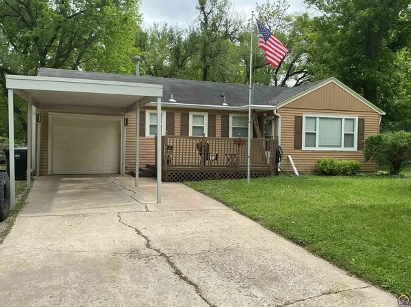 2425 SW 26th Dr, Topeka, KS 66611