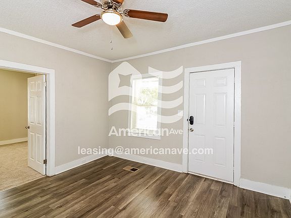1815066_003_wm_-_living_room_12930303.jpg