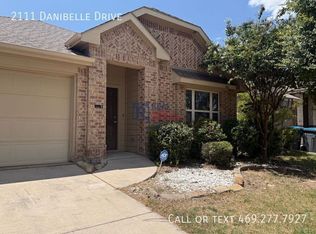 2111 Danibelle Dr, Heartland, TX 75126