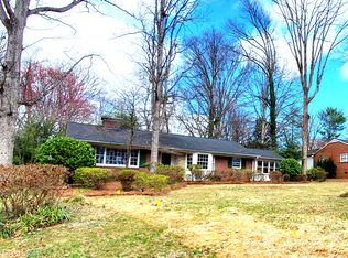 1120 Huntingdon Rd, Winston Salem, NC 27104