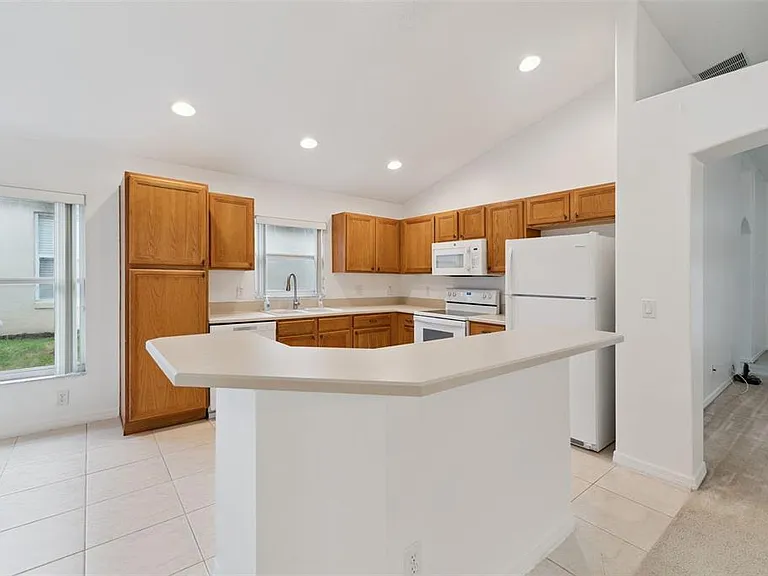 1346 Solana Cir — Photo 7