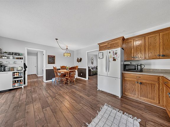 5th image of 115 Apple St