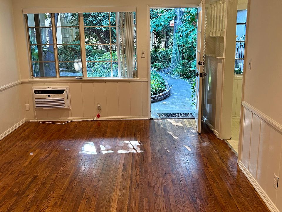 1st image of 11960 Moorpark St APT 3
