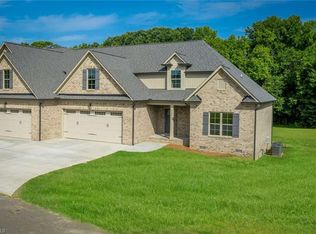 7008 Westfield Village Cir S, Summerfield, NC 27358
