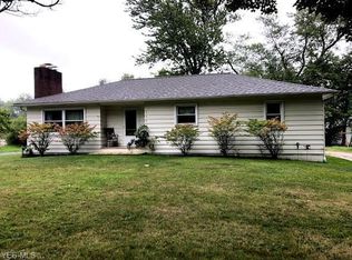 13773 W Center St, Burton, OH 44021