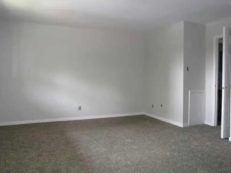 357 N Broad St #8 — Photo 8