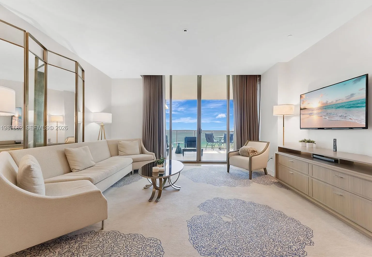 Bal Harbour Center Condo — Photo 2