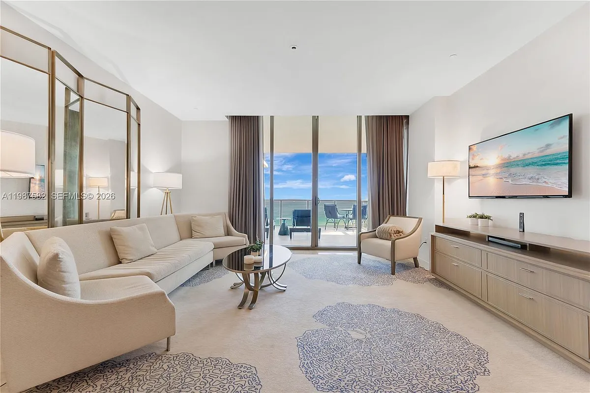 Building Photo - 9703 Collins Ave #1006